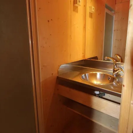 Hébergement de vacances Perchée Jurassic Piscine, Et Hammam Proche Des Gorges De L'aveyron Lavaurette