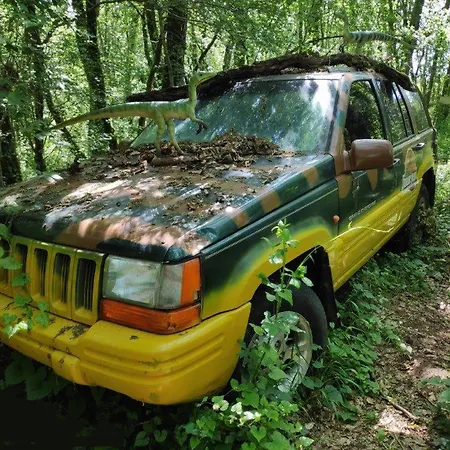 Hébergement de vacances Perchée Jurassic Piscine, Et Hammam Proche Des Gorges De L'aveyron Lavaurette