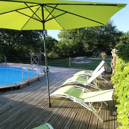 Holiday home Perchee Jurassic Piscine, Et Hammam Proche Des Gorges De L'aveyron Lavaurette